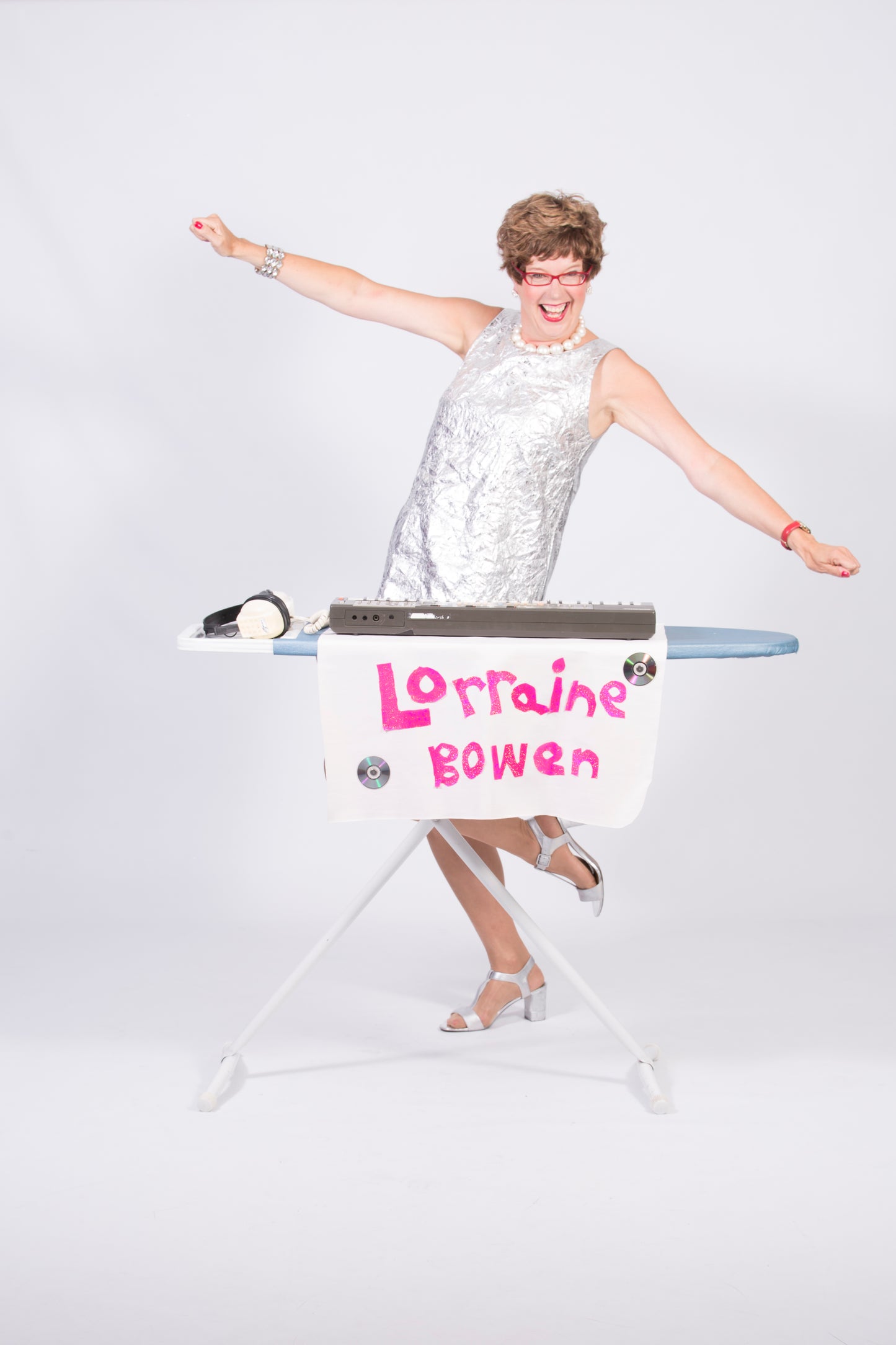 SUNDAY 26 JULY - Lorraine Bowen "The Crumble Lady" LIVE! - MJB3 Productions
